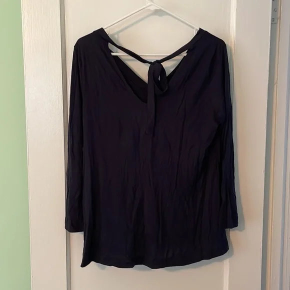 NWT Loft Navy Tie-Back V-Neck light weight shirt! - Picture 3 of 6